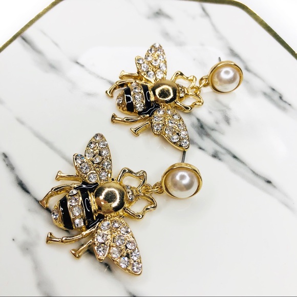 BLING BEE FAUX PEARL SPARKLY BUG DANGLE EARRINGS - Picture 4 of 8